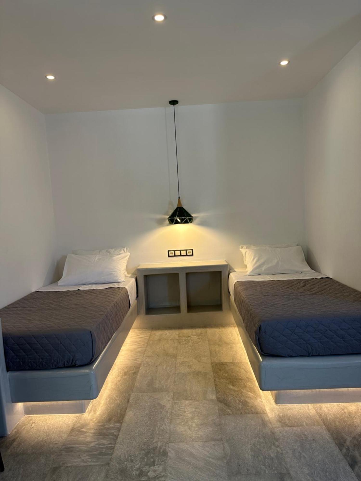 Aphrodite Hotel & Apartments Chora  Bagian luar foto